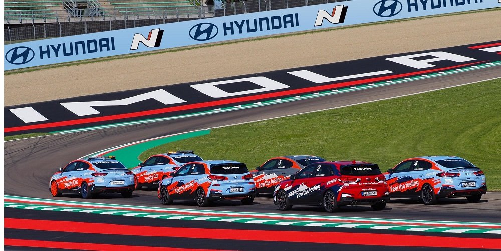 i-hyundai-parousiase-to-stolo-ton-episimon-worldsbk-aftokiniton-tis-stin-imola-409749