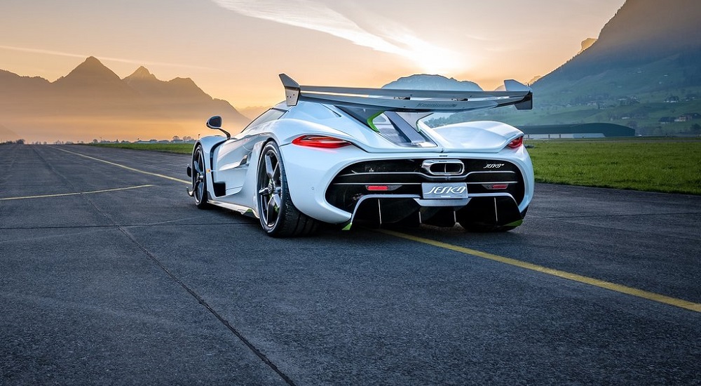 koenigsegg-jesko-hot-lap-1-600-maniasmenoi-ippoi-epi-to-ergo-502413