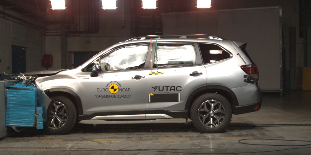 to-subaru-forester-e-boxer-simeiose-vathmologia-5-asteron-stis-dokimes-euro-ncap-vinteo-498290