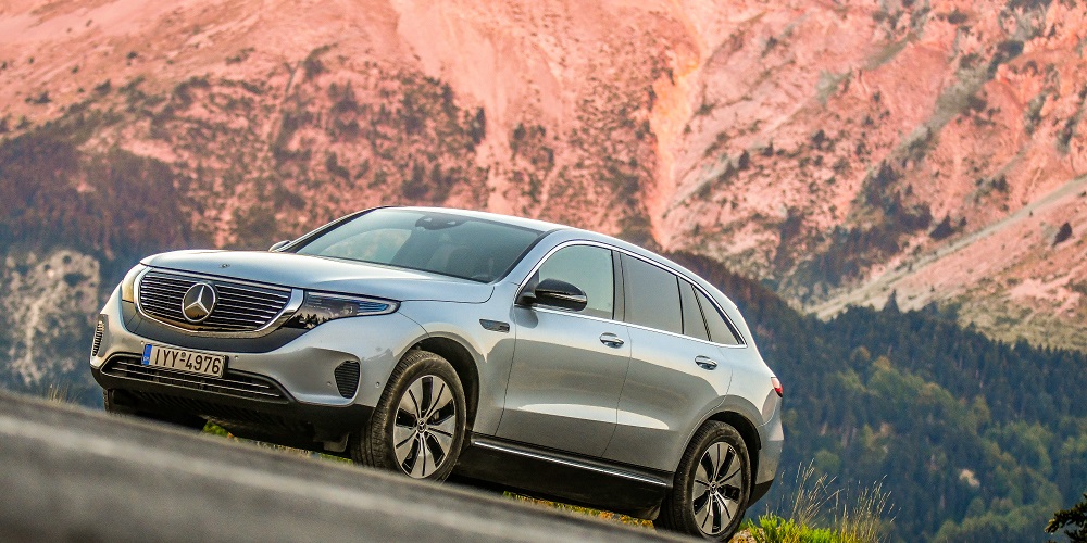 xechoristi-choris-na-einai-ekkentriki-h-mercedes-eqc-616368