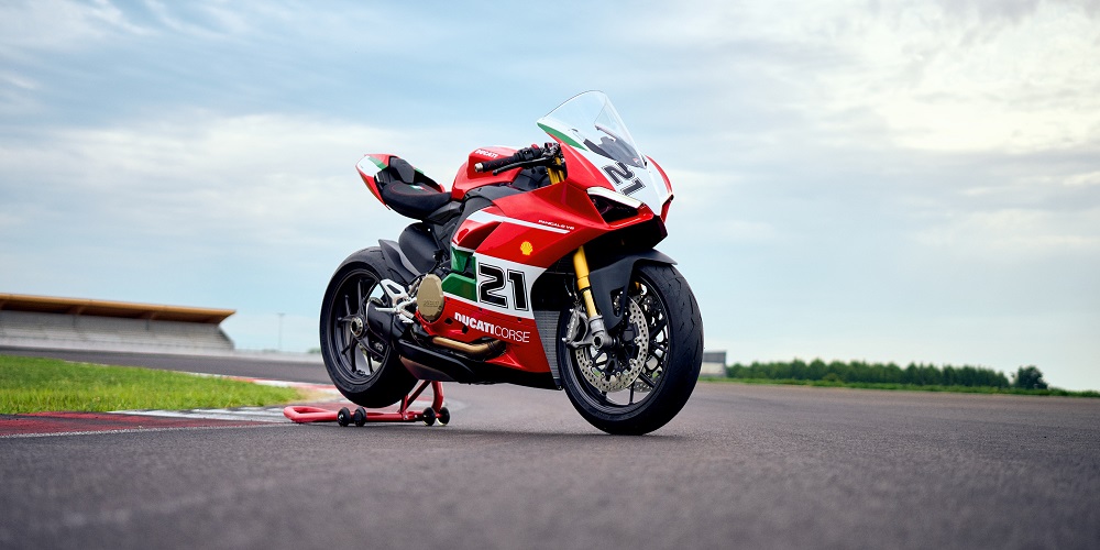 ducati-panigale-v2-bayliss-1st-championship-20th-anniversary-mia-eidiki-arithmimeni-ekdosi-afieromeni-ston-troy-bayliss-621446