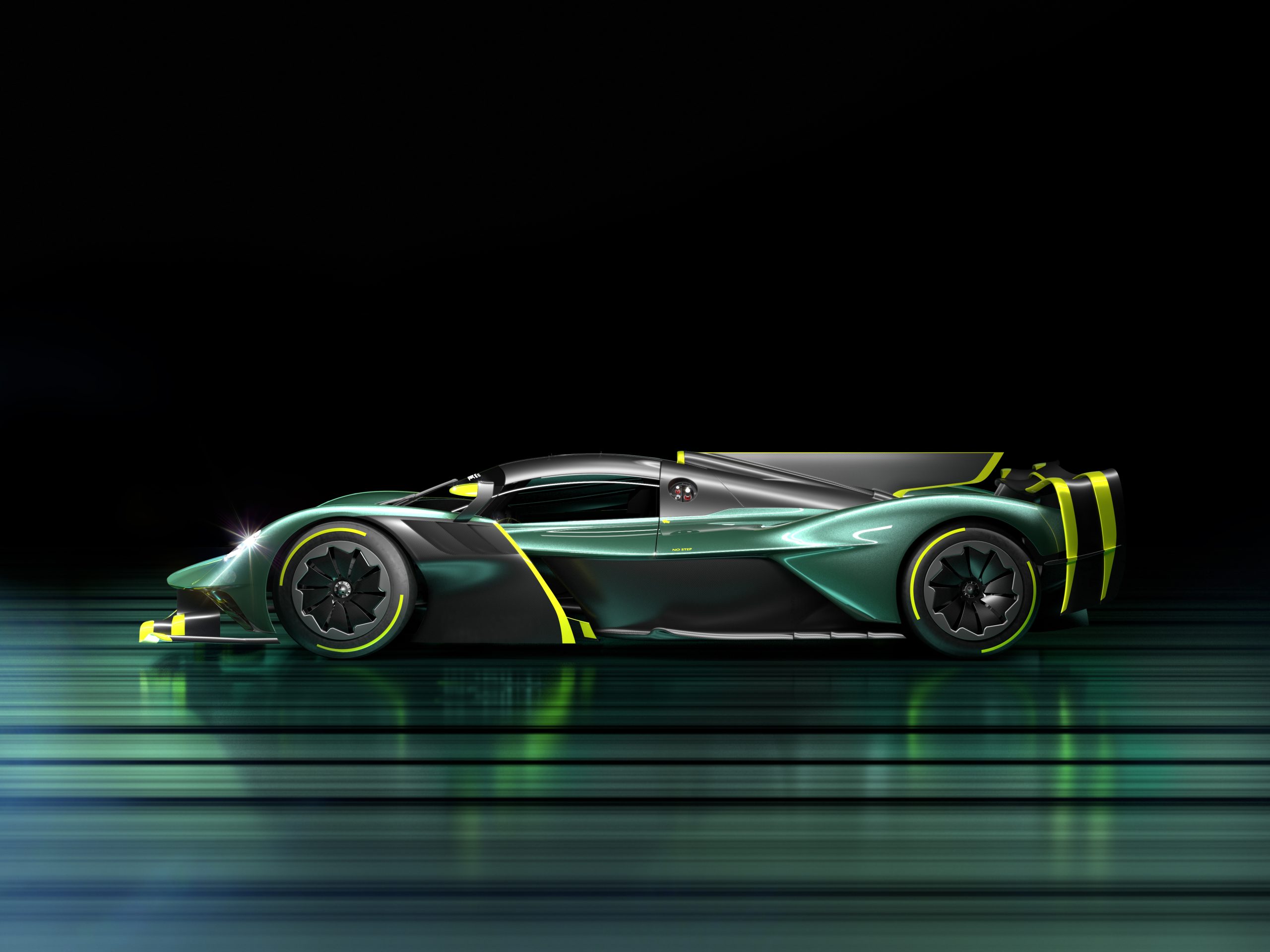 i-aston-martin-valkyrie-amr-pro-prosferei-epidoseis-pou-plisiazoun-aftes-enos-monothesiou-tis-formula-1-633982