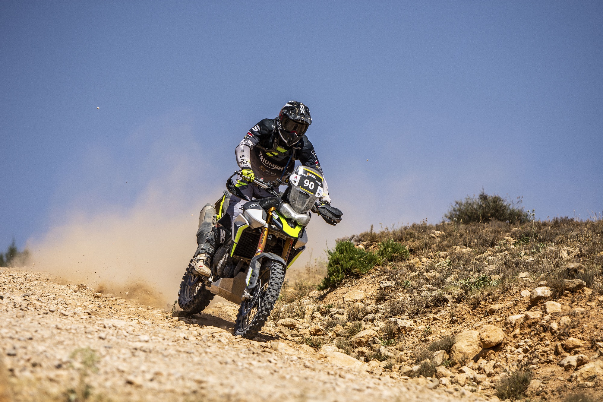 o-cervantes-me-triumph-tiger-900-rally-pro-nikitis-stin-katigoria-trail-tou-agona-baja-aragon-640385