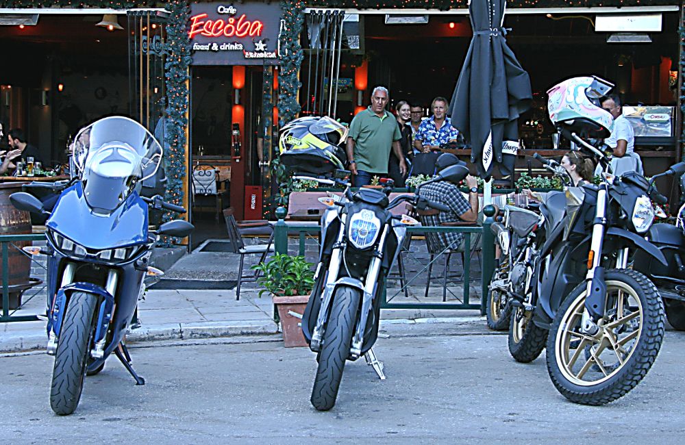 me-treis-ilektrikes-zero-stin-attiki-643469