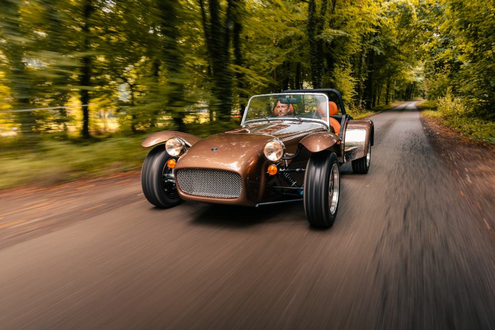 caterham-super-seven-i-chara-tou-skliropyrinikou-643004