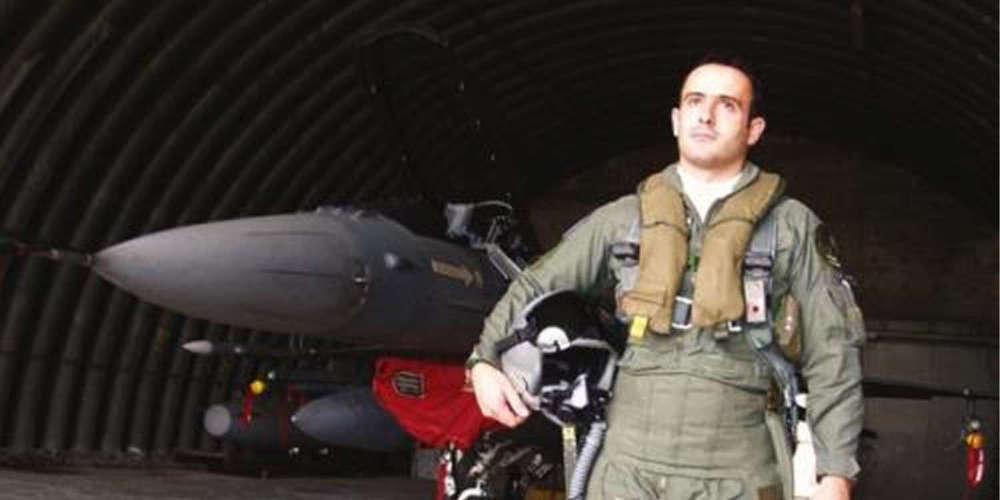 vinteo-vtokoumento-to-tourkiko-f-16-eno-peftei-sto-machitiko-tou-iliaki-644427