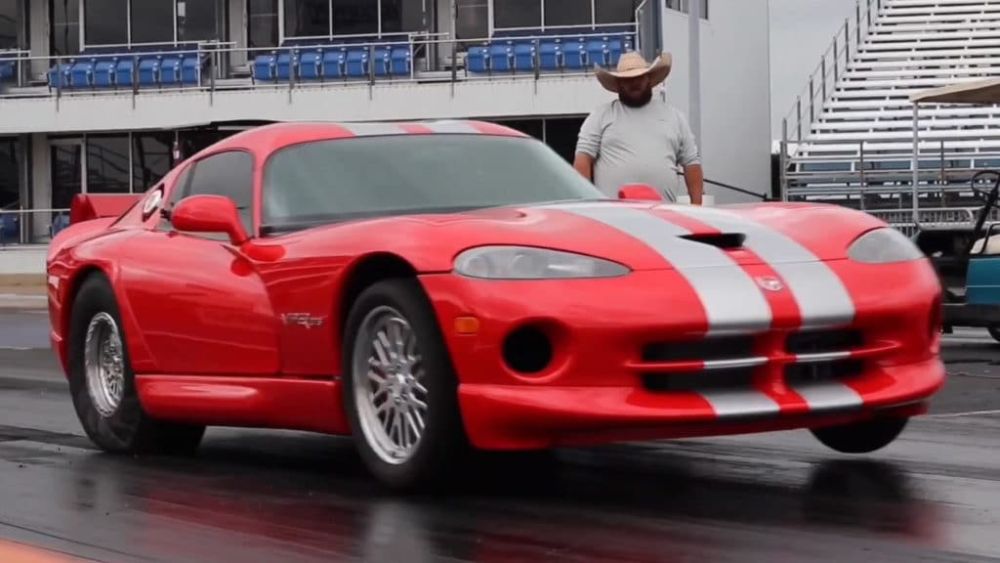 vinteo-thiriodes-dodge-viper-kanei-to-400ari-se-6-deftera-646665