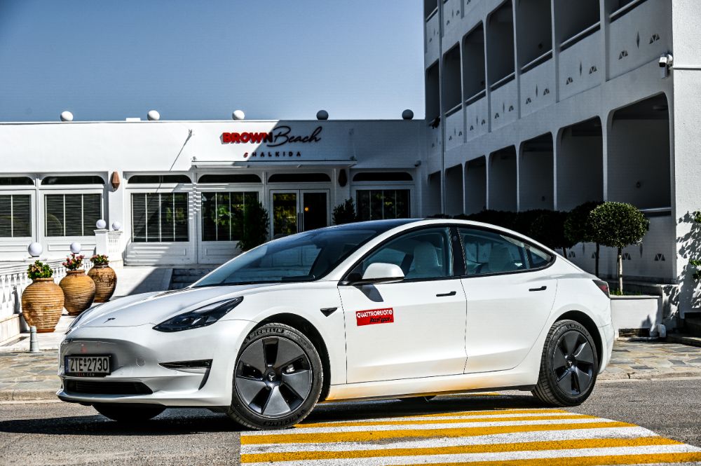 tesla-model-3-long-range-ekdromi-apo-tin-athina-sti-chalkida-646782