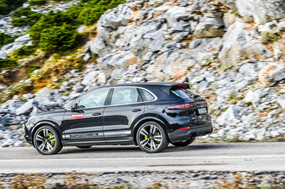 Cayenne E-Hybrid: Η πιο πετυχημένη Porsche! - Περιβάλλον