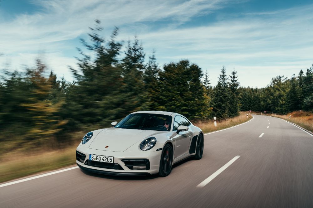 Αποστολή στη Στουτγάρδη: Οδηγώντας τη γκάμα GTS της Porsche - ΕΠΙΧΕΙΡΗΣΕΙΣ