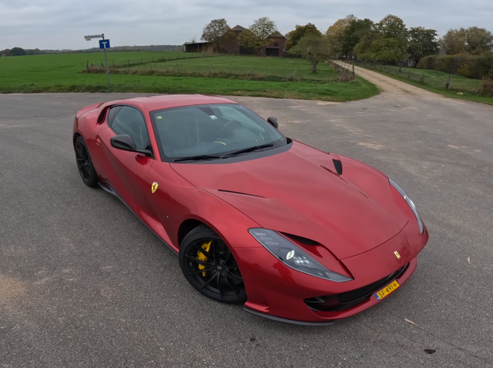 mia-ferrari-812-superfast-me-160-000-chlm-orgonei-to-autobahn-652962