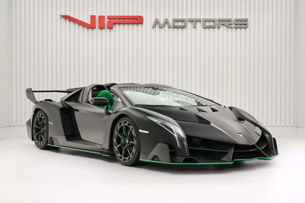 poleitai-i-defteri-ek-ton-ennea-lamborghini-veneno-roadster-653120