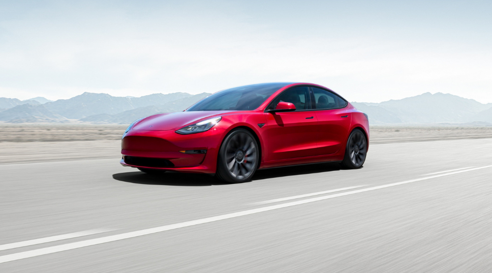 erchetai-to-tesla-model-3-facelift-me-pio-aplopoiimeno-esoteriko-650270