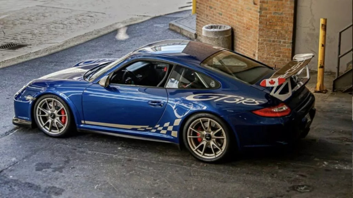 porsche-pou-klapike-ston-kanada-poleitai-sto-ntoubai-655065