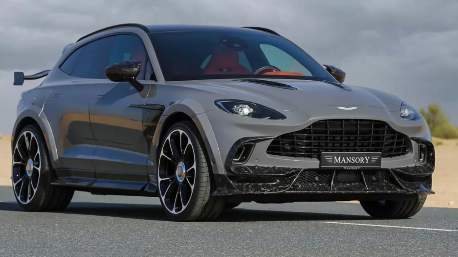 tropopoiisi-mias-aston-martin-dbx-epimelithike-i-mansory-662952