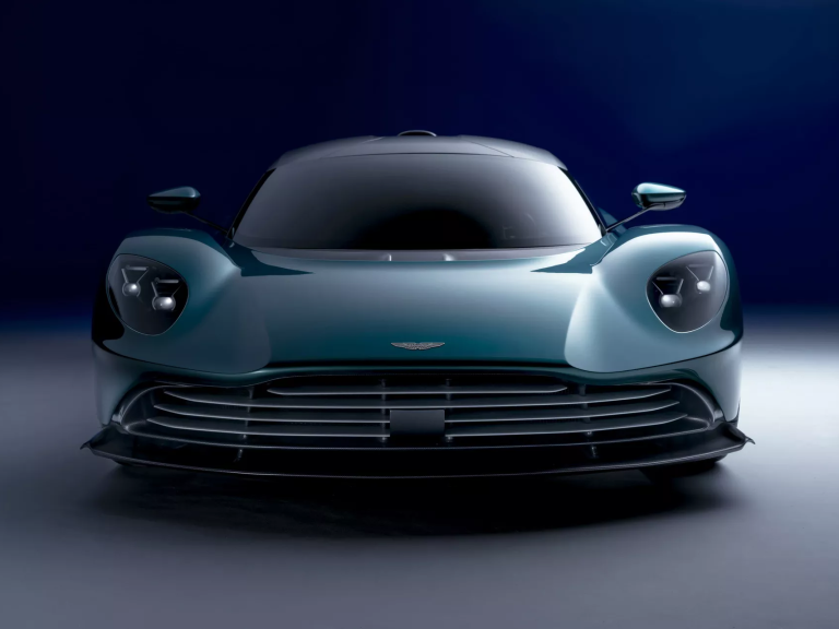 akyro-to-supercar-pou-perimename-apo-tin-aston-martin-672179