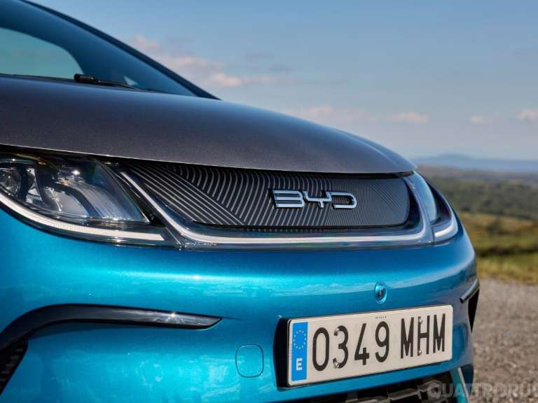 byd-vs-tesla-h-kontra-koryfonetai-673893