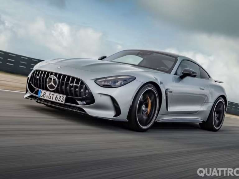 h-mercedes-benz-apokalyptei-ti-2i-genia-amg-gt-681470