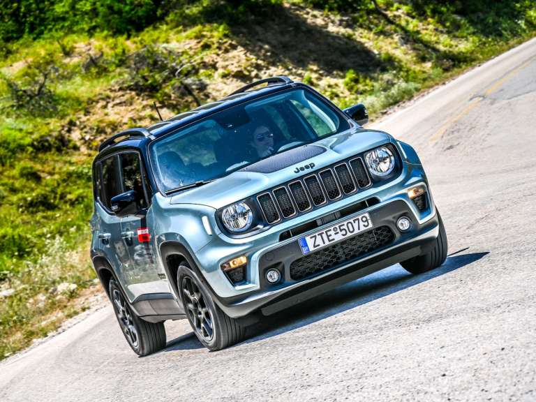 etoimoparadoto-kai-me-meiomeni-timi-to-jeep-renegade-e-hybrid-680173