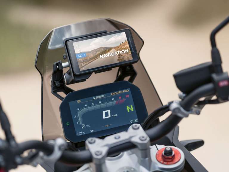 gnoriste-to-neo-bmw-motorrad-connectedride-navigator-684810