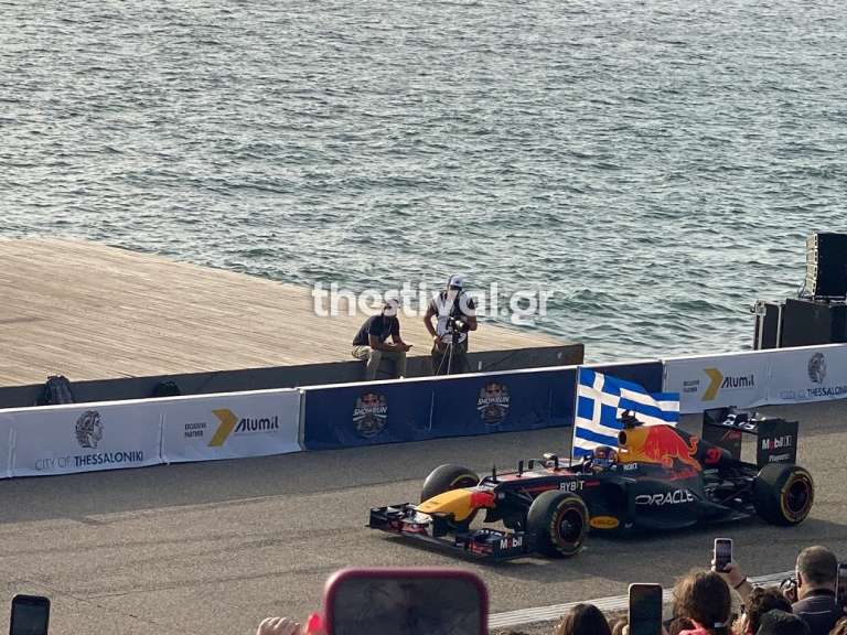 thessaloniki-terma-ta-gkazia-apo-to-monothesio-tis-formula-1-sti-nea-paralia-686013