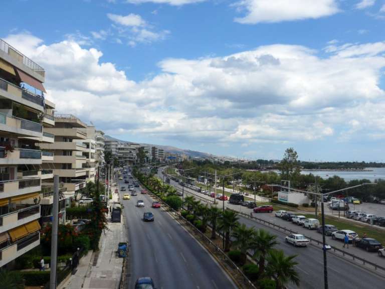 glyfada-kleisti-simera-i-poseidonos-gia-exoudeterosi-vomvas-tou-v-pagkosmiou-polemou-689096