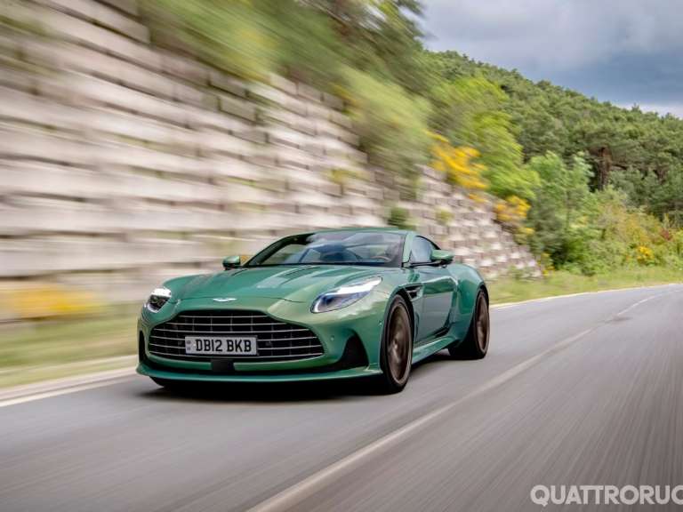 protes-odigikes-entyposeis-apo-ti-nea-aston-martin-db12-691096