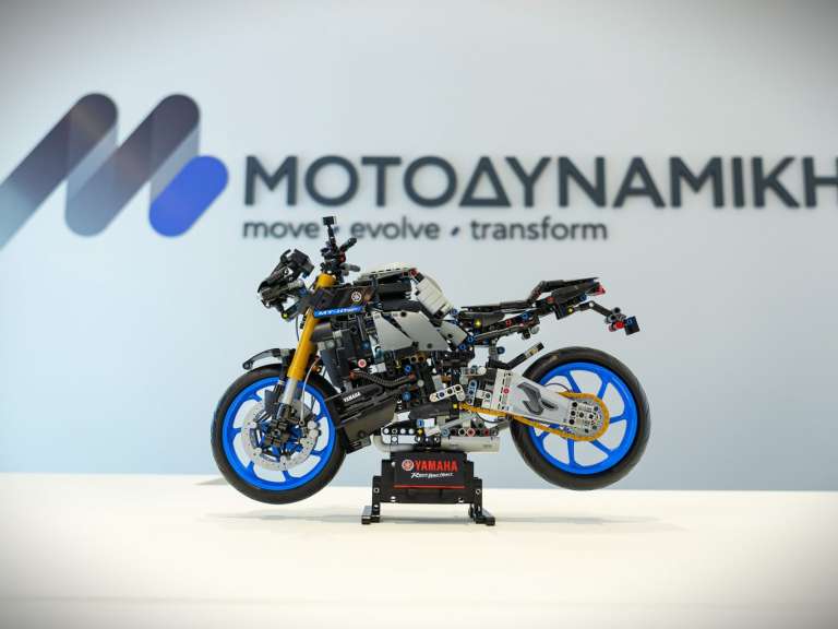 lego-technic-yamaha-mt-10-sp-apo-tin-motodynamiki-692797