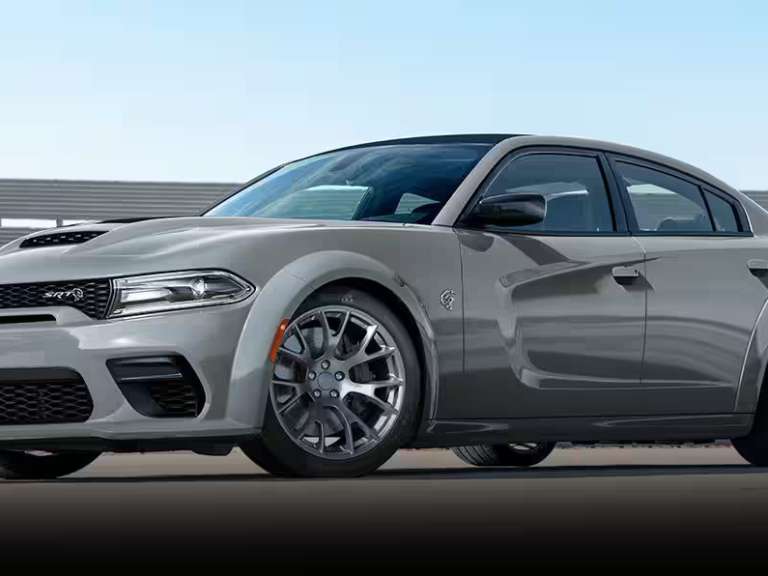 titloi-telous-kai-gia-to-dodge-charger-695990