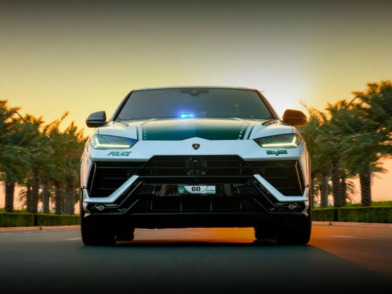 afti-i-lamborghini-urus-tha-kynigaei-kakous-sto-ntoubai-698077