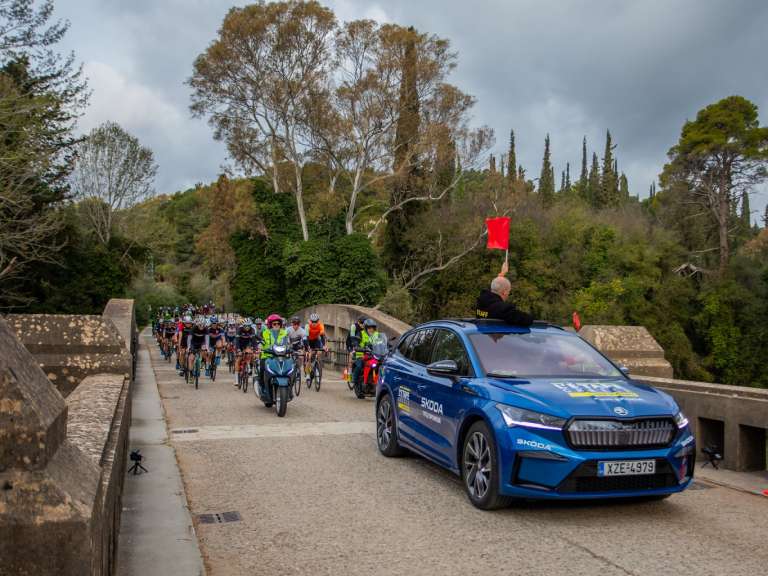 h-kosmocar-skoda-parousa-sto-letape-greece-by-tour-de-france-701661