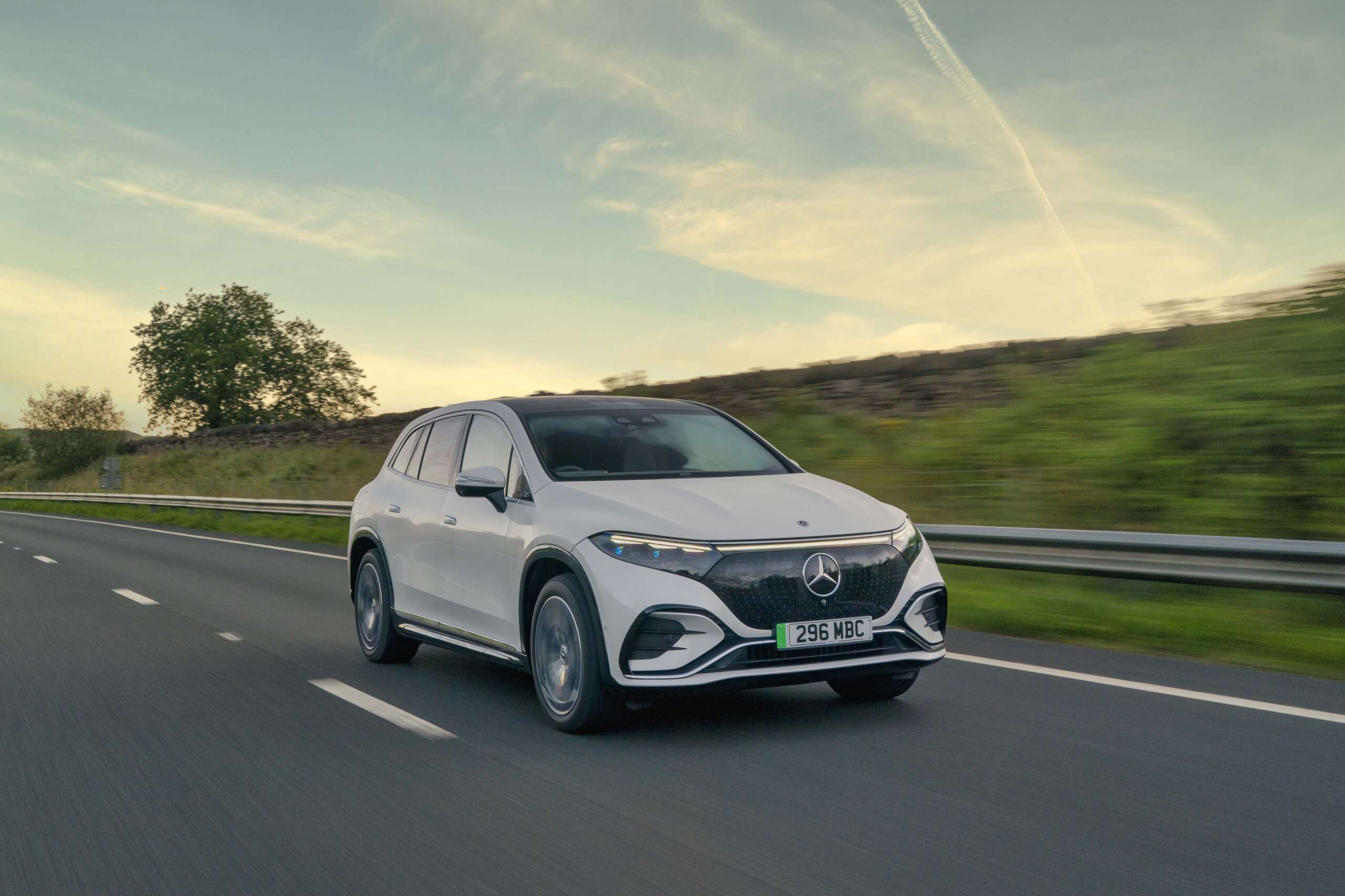 MERCEDES EQS SUV