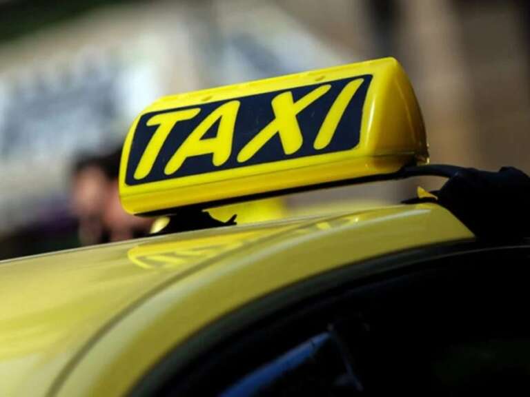 ilektrokinisi-ta-kinitra-gia-ta-prasina-taxi-deite-vinteo-705869