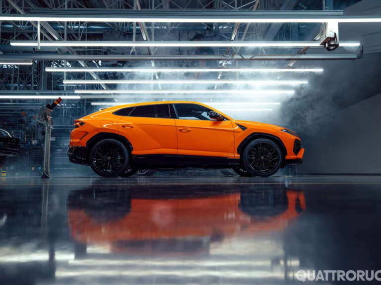 i-lamborghini-urus-sta-yvridika-chnaria-tis-revuelto-712003