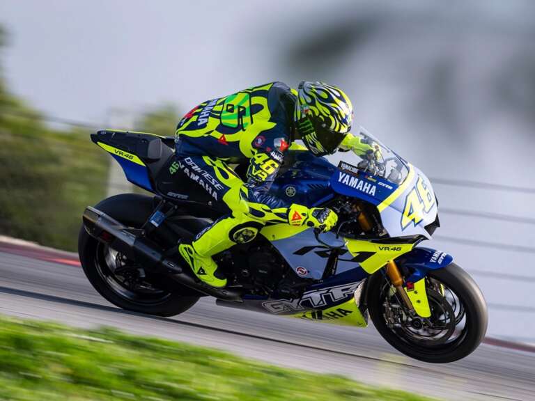 yamaha-racing-experience-track-day-me-valentino-rossi-709966