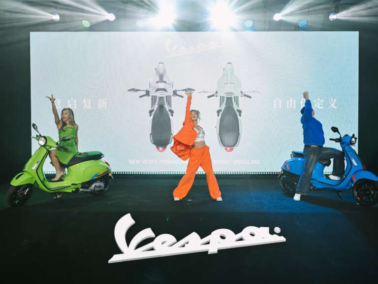 i-vespa-katakta-tin-kardia-tis-kinas-714489