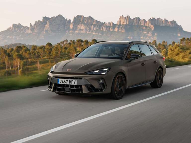 protes-entyposeis-cupra-leon-formentor-endiaferonta-opos-panta-720068