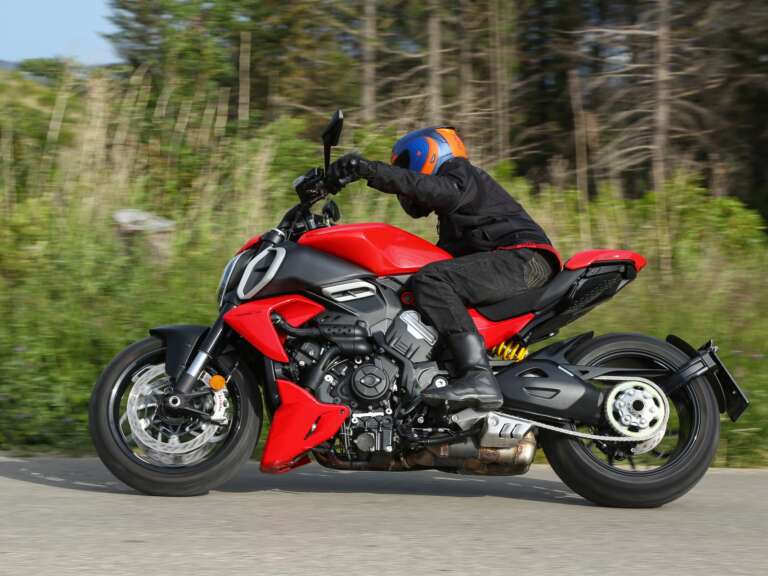 dokimi-ducati-diavel-v4-tolmas-na-tin-odigiseis-720346