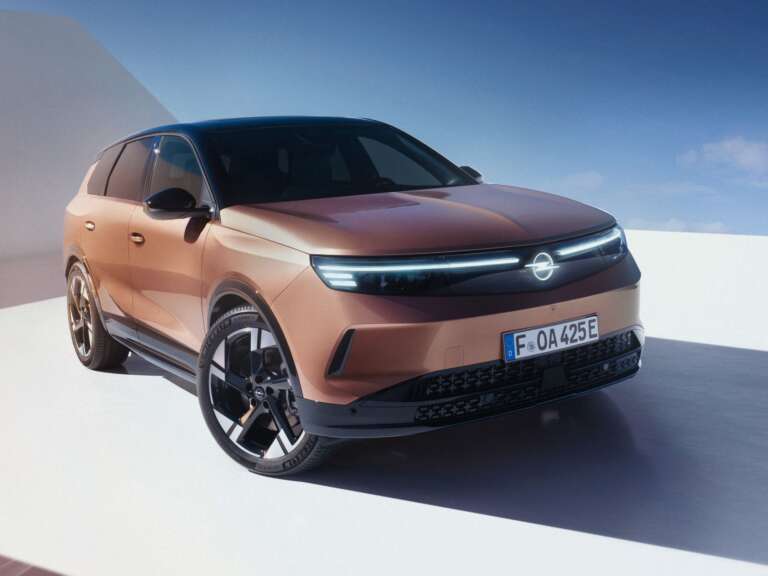 neo-opel-grandland-otan-to-orama-ginetai-pragmatikotita-720001