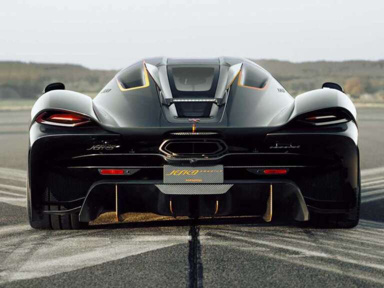 to-koenigsegg-jesko-borei-na-piasei-500-chlm-ora-sta-chartia-akoma-722013