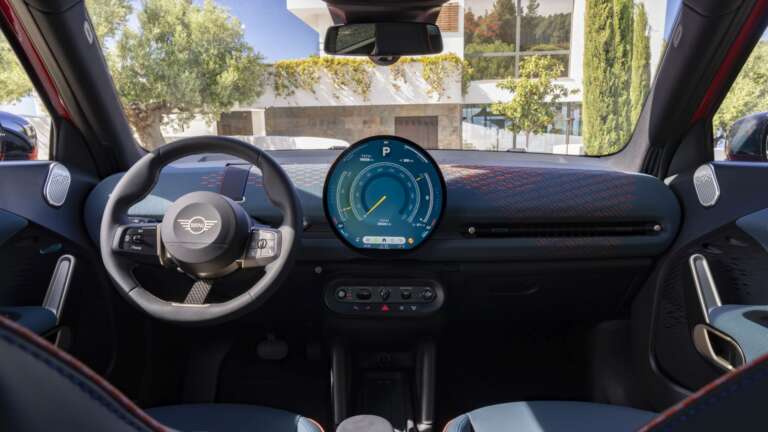 to-b-suv-tis-mini-pou-pairneis-me-ekptosi-eos-7-000-evro-737031
