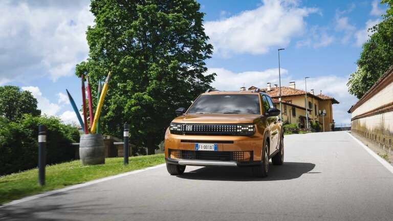to-neo-fiat-grande-panda-hybrid-irthe-na-kanei-ti-diafora-760661