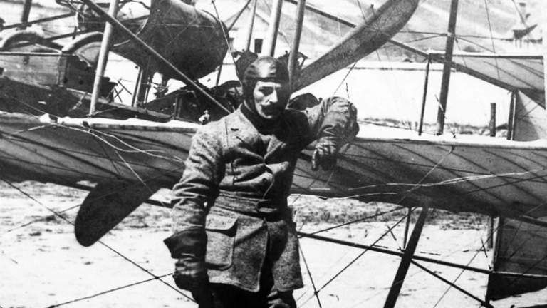 to-proto-machitiko-aeroskafos-anoigei-ta-ftera-tou-prin-113-chronia-758534