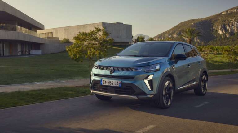 neo-renault-symbioz-to-yvridiko-oikogeneiako-suv-choris-symvivasmous-apo-28-900e-759173