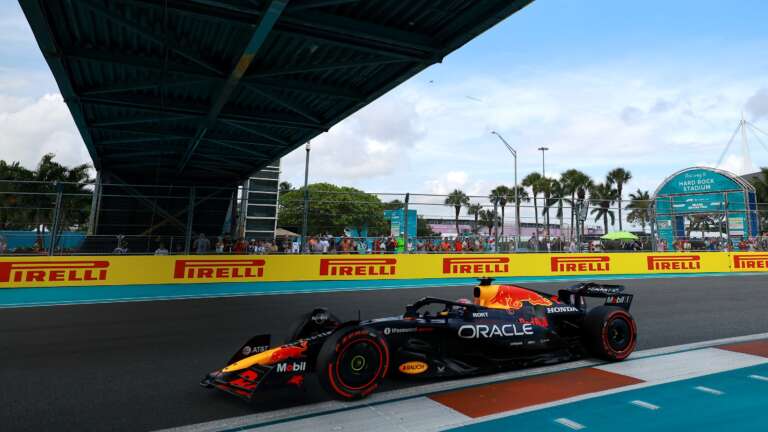 f1-pole-gia-ton-max-ferstapen-sto-maiami-758073