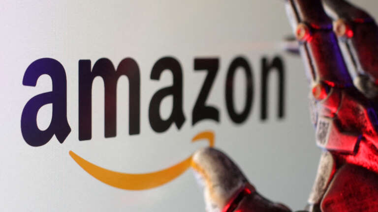 amazon-dokimazei-anthropoeidi-robot-gia-paradosi-dematon-me-ilektrika-van-rivian-761798