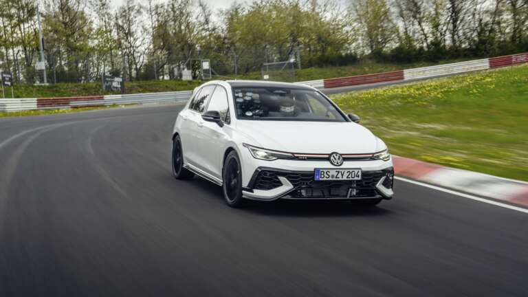 ena-vw-golf-espase-rekor-sto-nurburgring-paramenei-pio-argo-apo-to-type-r-vinteo-762756