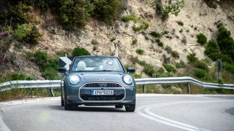 dokimi-mini-cooper-cabrio-s-giati-einai-kalytero-apo-to-kleisto-762333