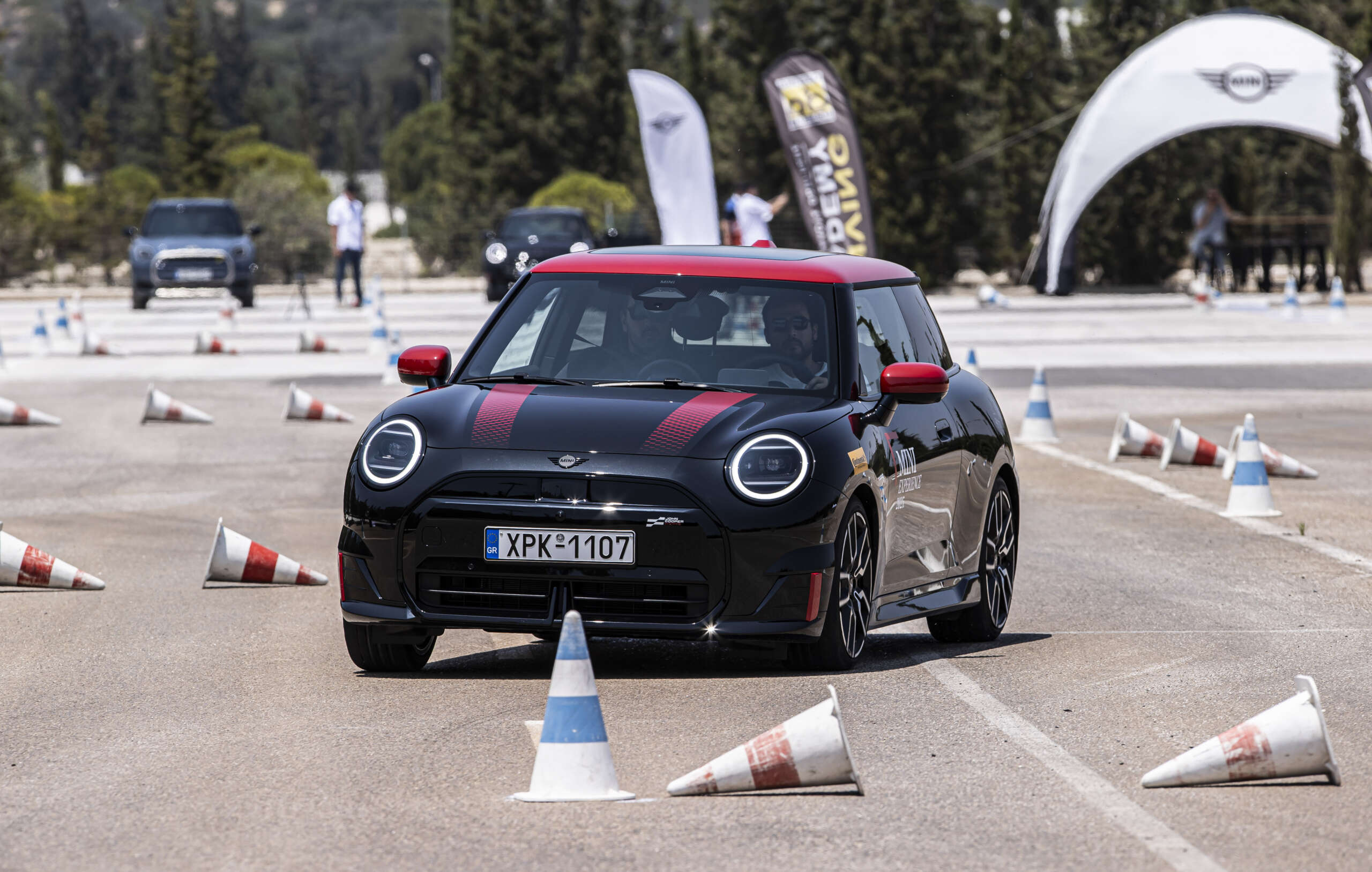 mini cooper SE jcw