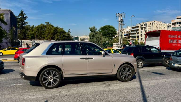 eidame-to-suv-ton-500-000-evro-stin-ellada-pou-entopistike-762368